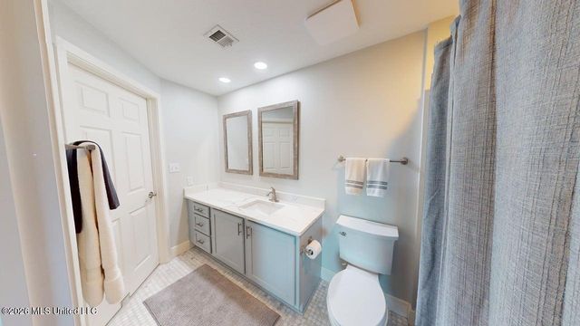 2230 Beach Drive, 702, Gulfport, MS 39507