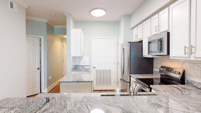 2230 Beach Drive, 702, Gulfport, MS 39507