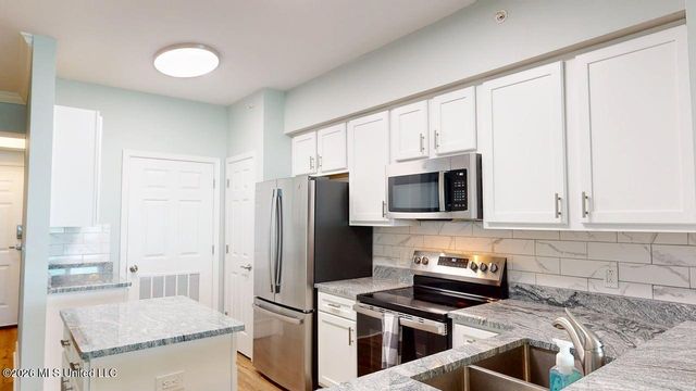 2230 Beach Drive, 702, Gulfport, MS 39507