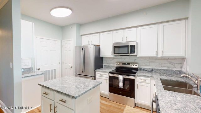 2230 Beach Drive, 702, Gulfport, MS 39507