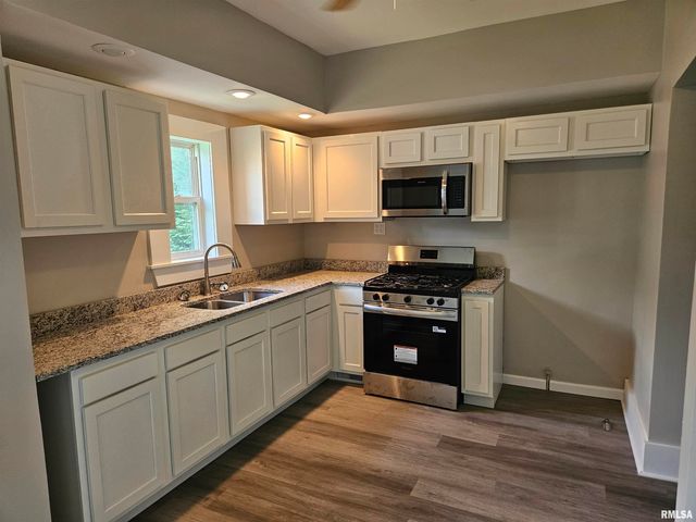 1206 N 14TH Street, Murphysboro, IL 62966