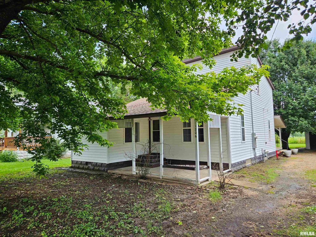 1206 N 14TH Street, Murphysboro, IL 62966