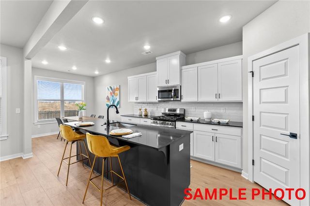 5904 SW Chiefs Avenue, Bentonville, AR 72713