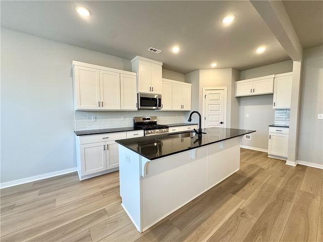 5904 SW Chiefs Avenue, Bentonville, AR 72713