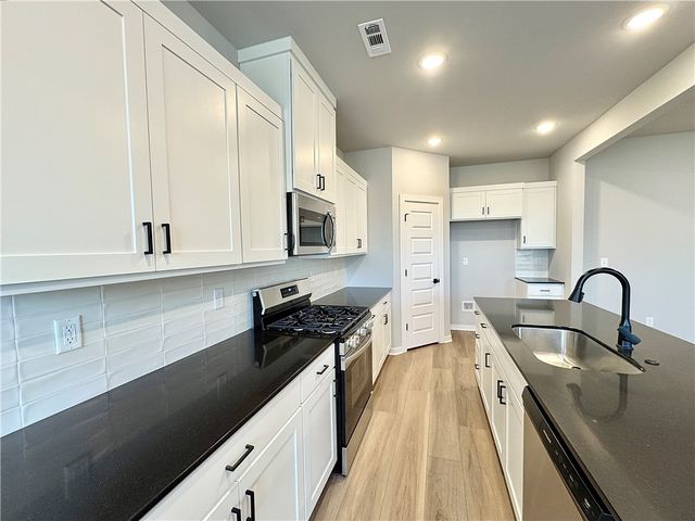 5904 SW Chiefs Avenue, Bentonville, AR 72713