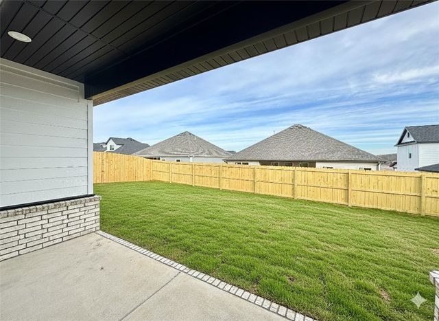 5904 SW Chiefs Avenue, Bentonville, AR 72713