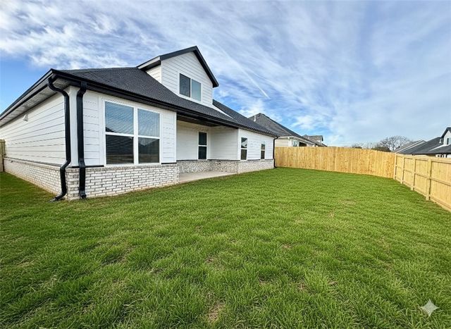 5904 SW Chiefs Avenue, Bentonville, AR 72713