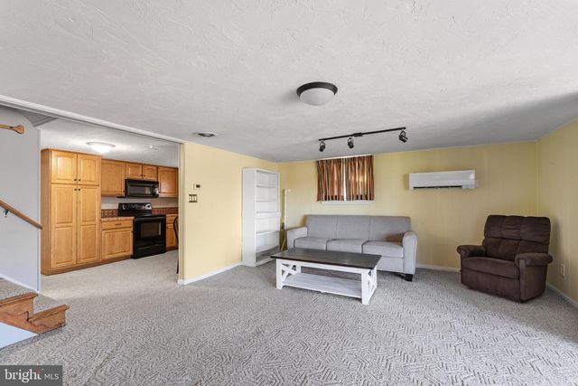 795 BURNSIDE DR, Gettysburg, PA 17325