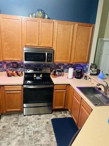 8185 Autumn Woods Trail, Ypsilanti, MI 48198