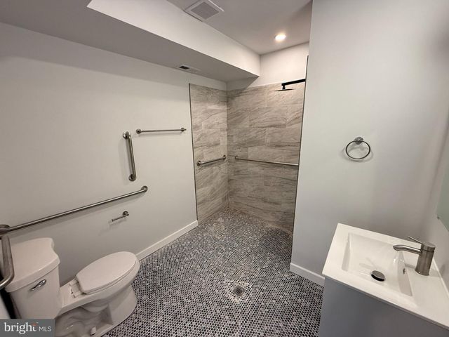 1516 18TH ST SE, Washington, DC 20020
