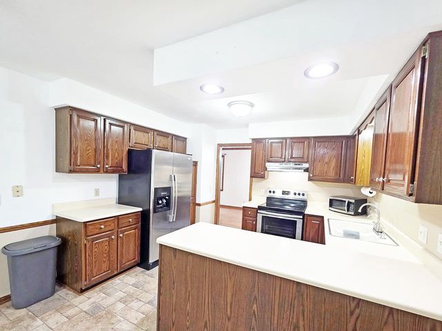 4211 Wilshire Lane, Janesville, WI 53546