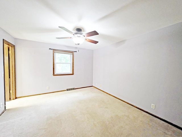 4211 Wilshire Lane, Janesville, WI 53546