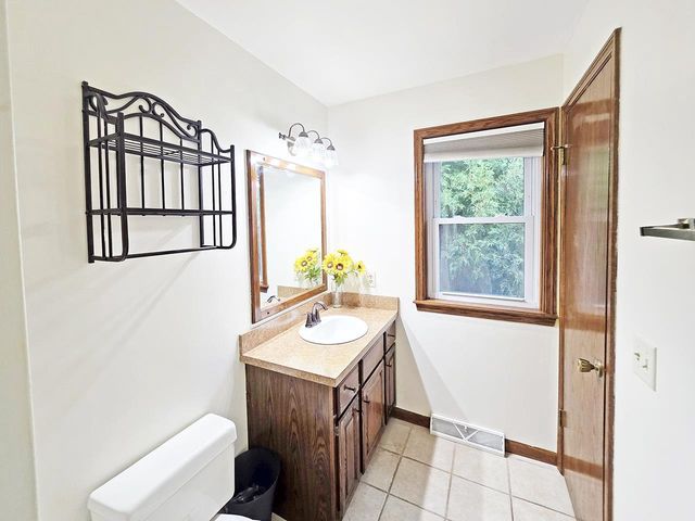 4211 Wilshire Lane, Janesville, WI 53546
