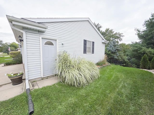 4211 Wilshire Lane, Janesville, WI 53546