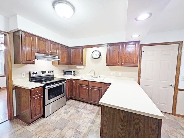 4211 Wilshire Lane, Janesville, WI 53546