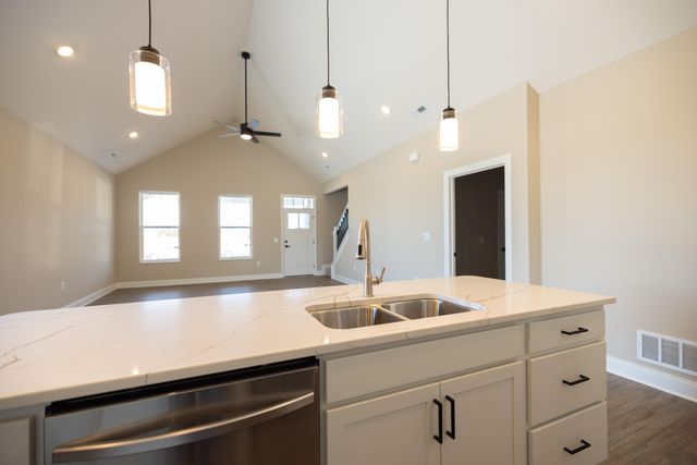 1505 Kingsgate Road 1505 Kingsgate Road, Springfield, OH 45502