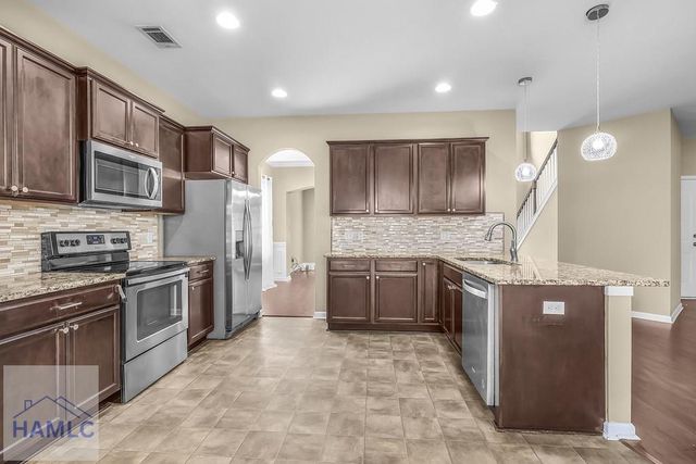 1324 Hill View Circle, Hinesville, GA 31313