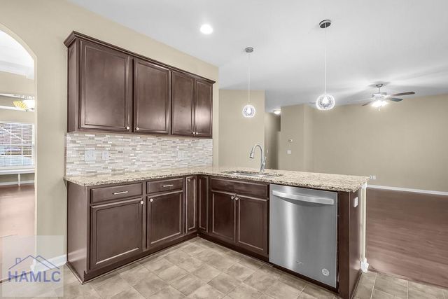 1324 Hill View Circle, Hinesville, GA 31313