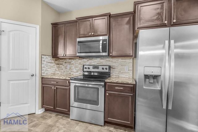 1324 Hill View Circle, Hinesville, GA 31313