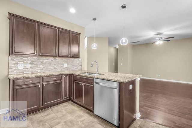 1324 Hill View Circle, Hinesville, GA 31313