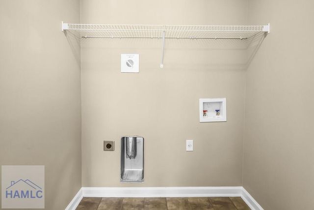 1324 Hill View Circle, Hinesville, GA 31313