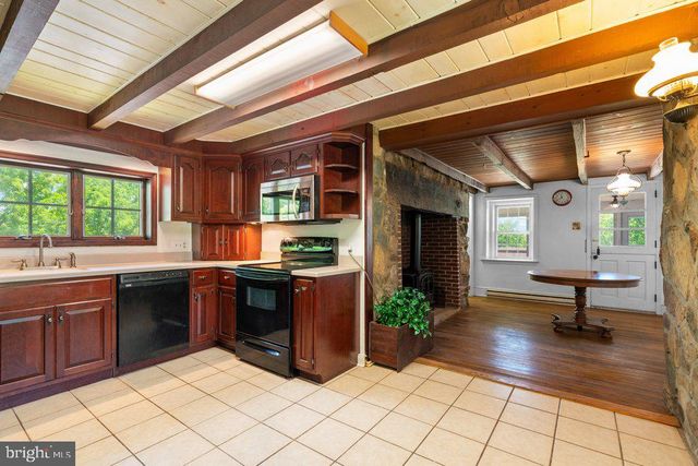 201 E MOYER RD, Pottstown, PA 19464