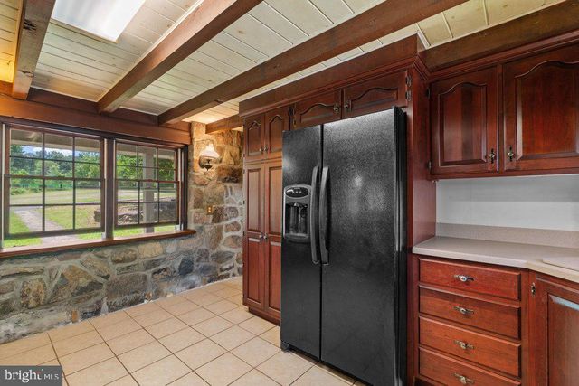 201 E MOYER RD, Pottstown, PA 19464