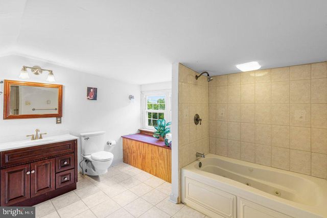 201 E MOYER RD, Pottstown, PA 19464