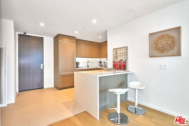 889 Francisco Street 1001, Los Angeles, CA 90017