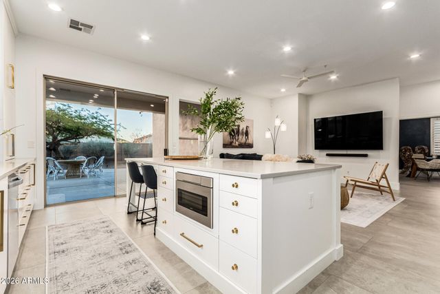 10579 E SALT BUSH Drive, Scottsdale, AZ 85255