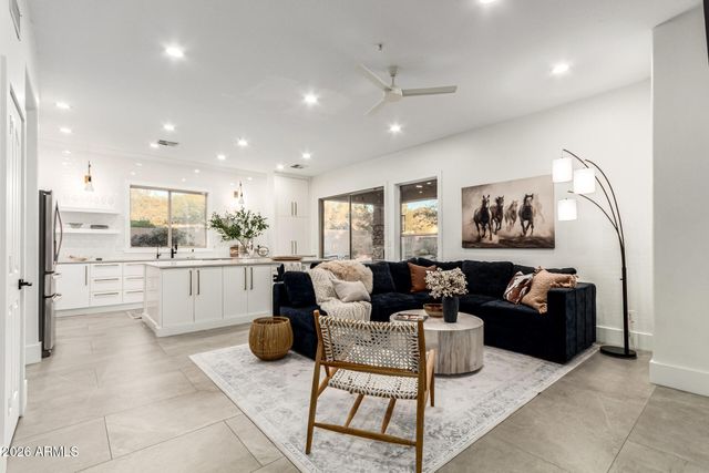 10579 E SALT BUSH Drive, Scottsdale, AZ 85255