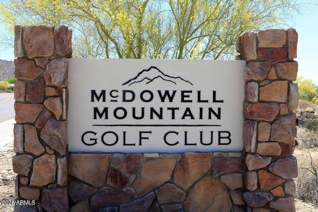 10579 E SALT BUSH Drive, Scottsdale, AZ 85255