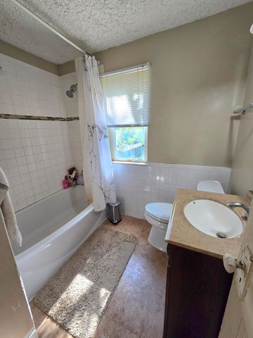 1669 Manchester Avenue, Columbus, OH 43211