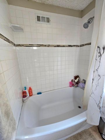 1669 Manchester Avenue, Columbus, OH 43211