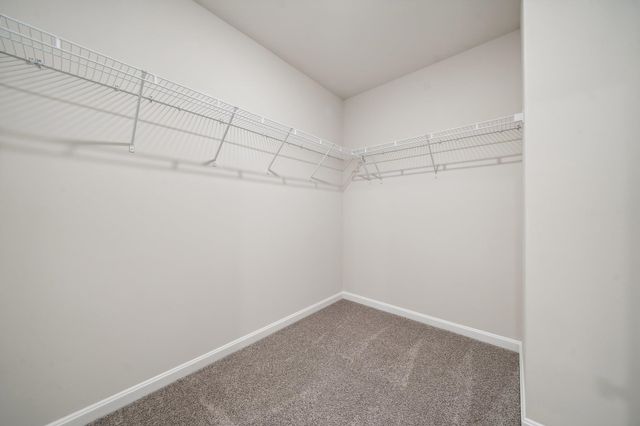 106 FIELDCREST LN, Staunton, VA 24401