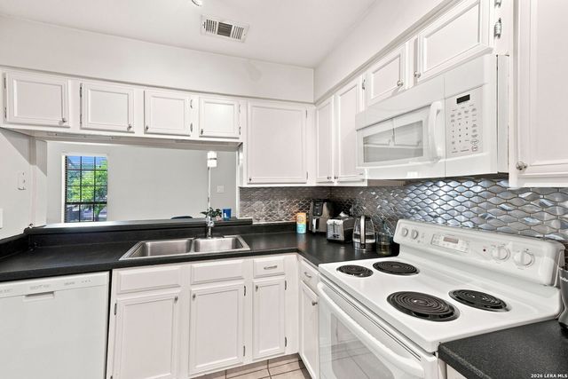 11839 Parliament St Apt 622, San Antonio, TX 78216