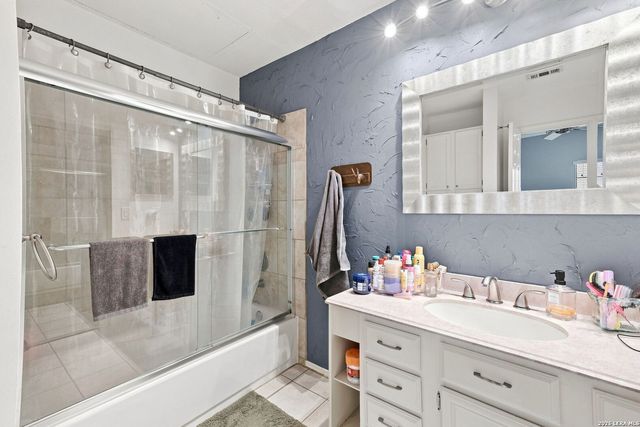 11839 Parliament St Apt 622, San Antonio, TX 78216