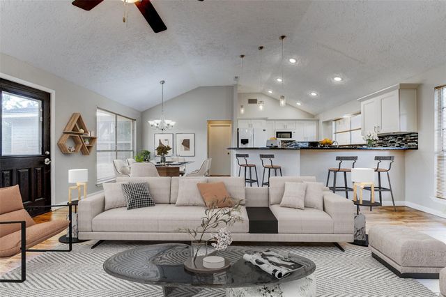 505 Landing Boulevard, League City, TX 77573