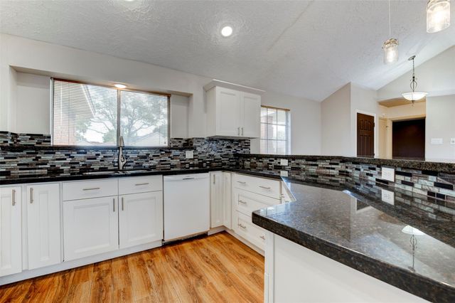 505 Landing Boulevard, League City, TX 77573
