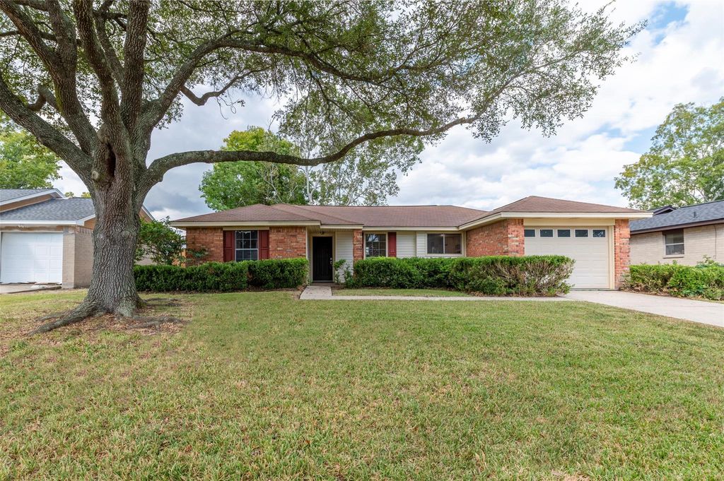 505 Landing Boulevard, League City, TX 77573