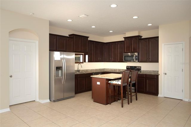1319 ROWANTREE DRIVE, Dover, FL 33527