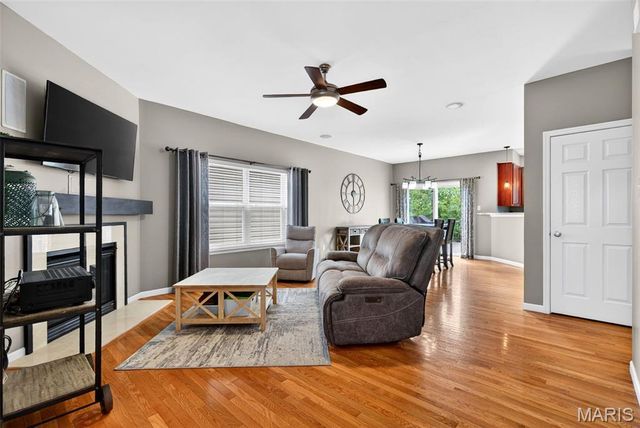245 Montclair Tower Drive, St Charles, MO 63303