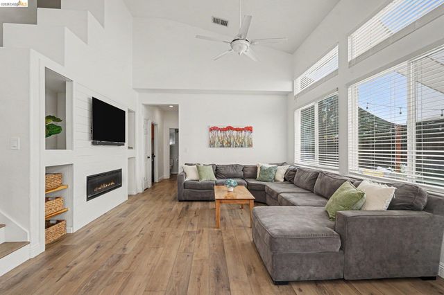1045 Dawn Ct, Brentwood, CA 94513