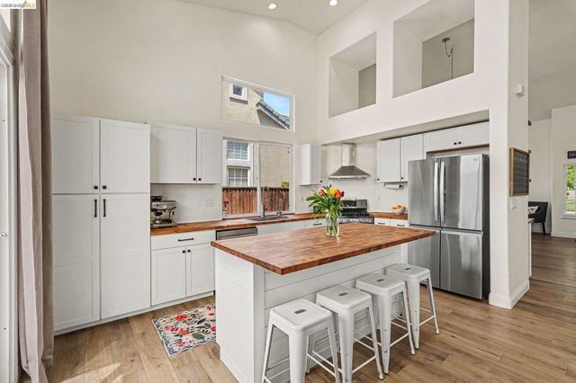 1045 Dawn Ct, Brentwood, CA 94513