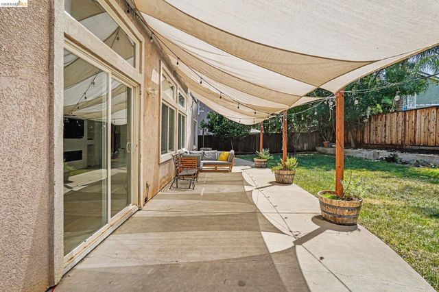 1045 Dawn Ct, Brentwood, CA 94513