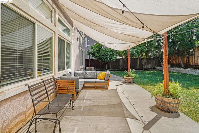1045 Dawn Ct, Brentwood, CA 94513