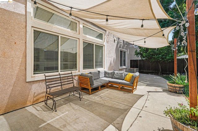 1045 Dawn Ct, Brentwood, CA 94513