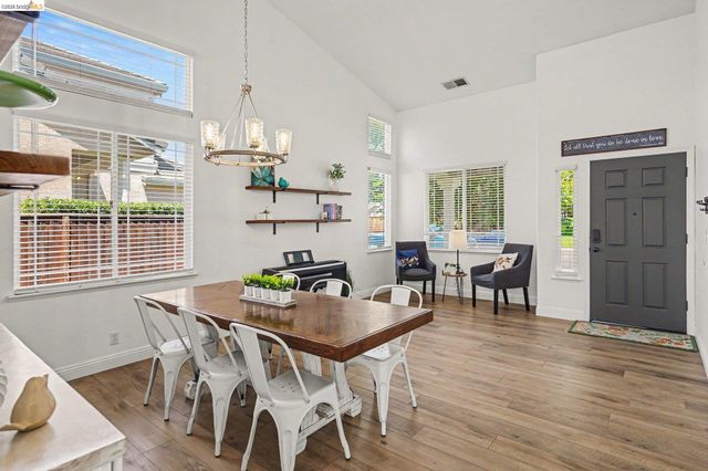 1045 Dawn Ct, Brentwood, CA 94513