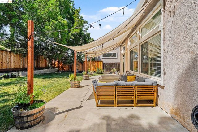 1045 Dawn Ct, Brentwood, CA 94513