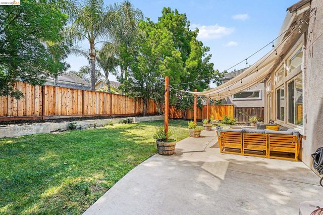 1045 Dawn Ct, Brentwood, CA 94513